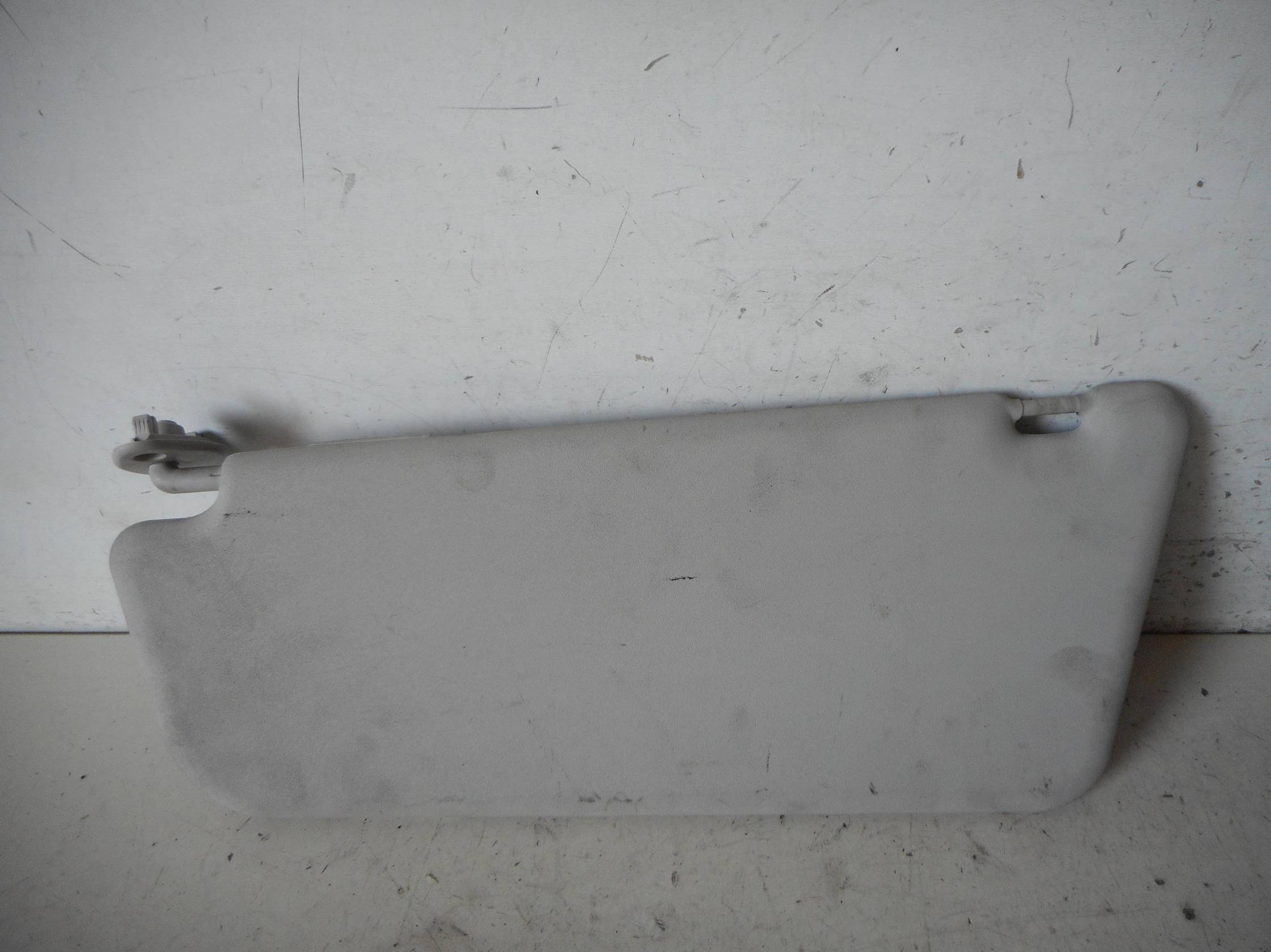 Aletta parasole parabrezza dx.